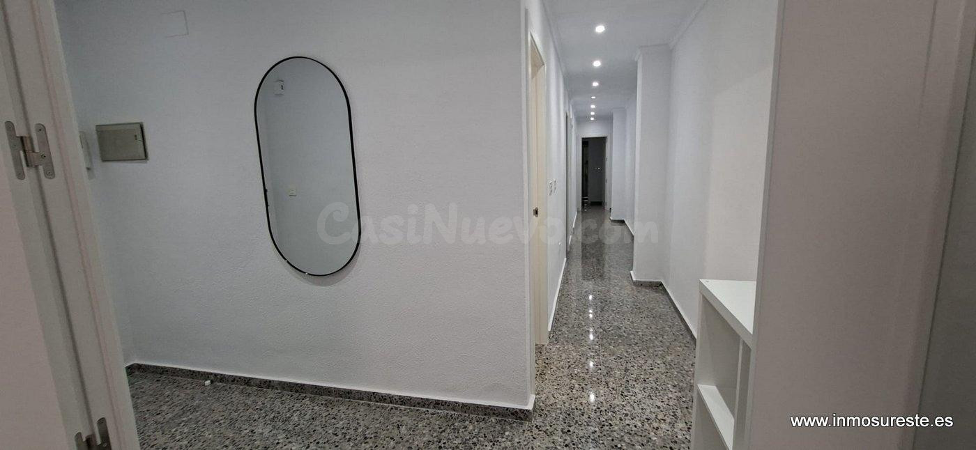 Alquiler estupendo piso en Avenida Teodomiro, “Los Andenes”  - foto 3