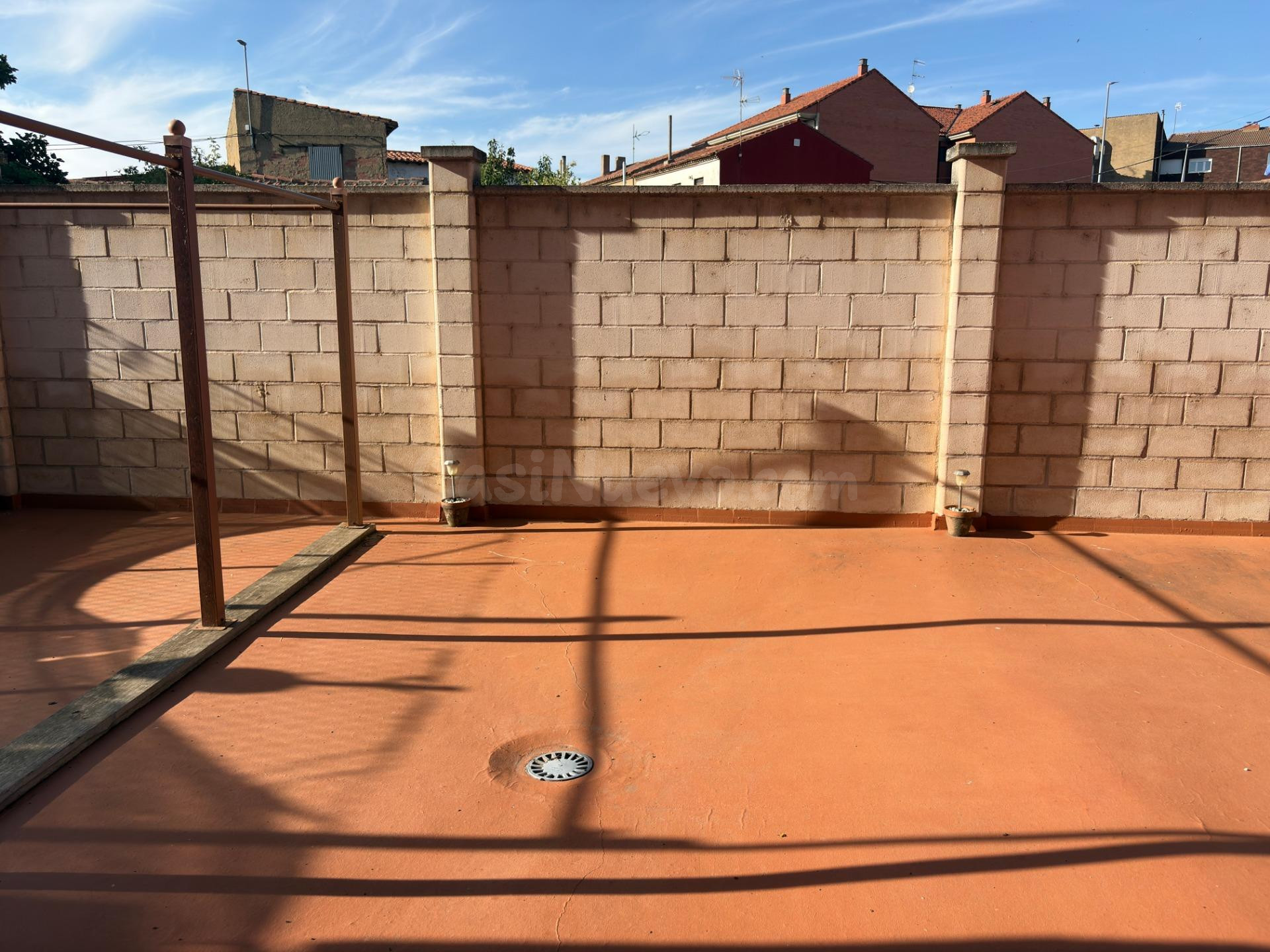 SE VENDE PISO SEMINUEVO, COCINA AMUEBLADA, 4 HAB., 2 BÑOS, S - foto 2