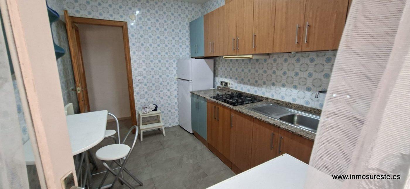 Alquiler de piso en Orihuela, zona centro, cerca de la Plaza - foto 2