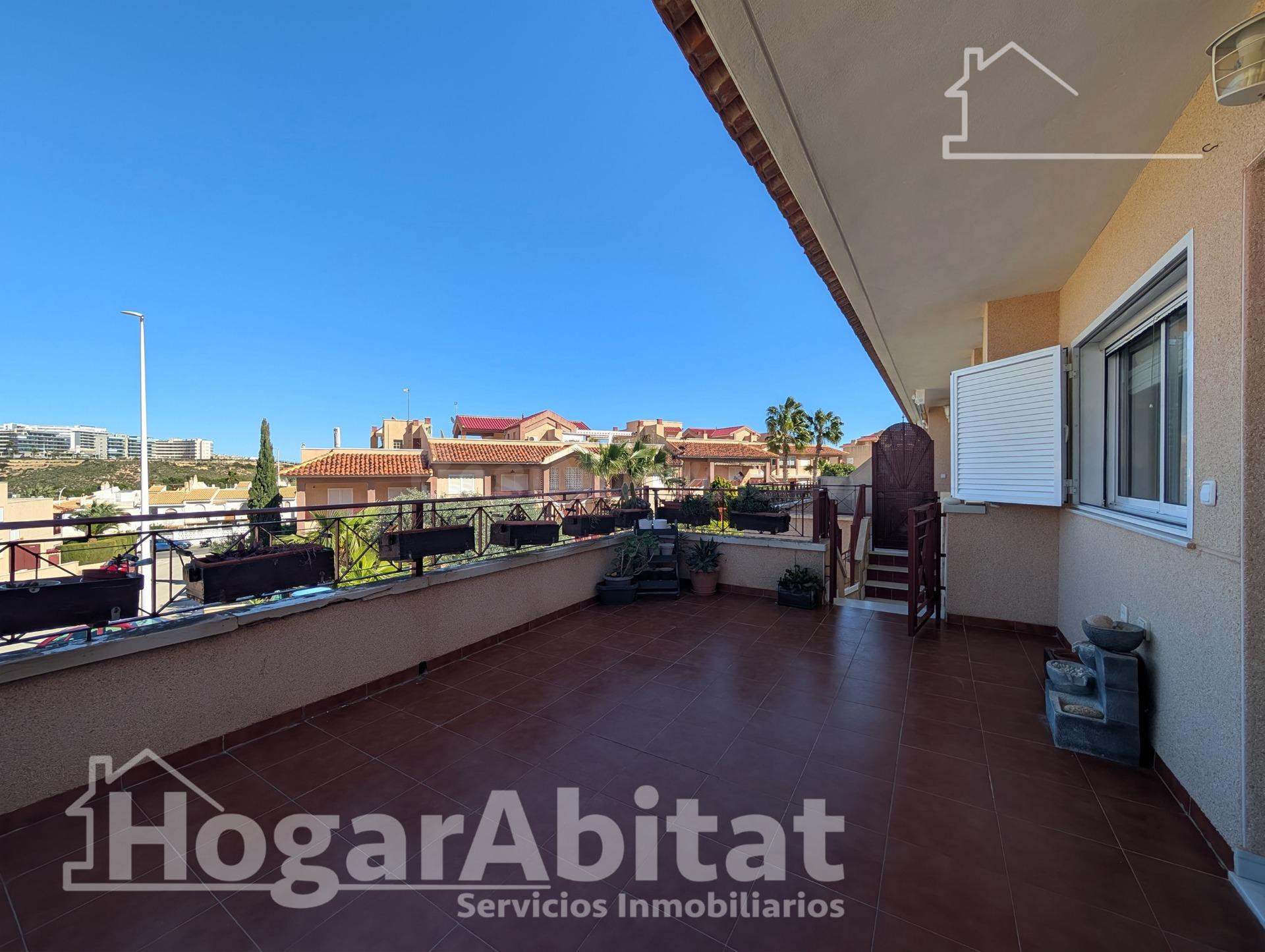 EN RESIDENCIAL, MUY AMPLIO CON TERRAZA, PISCINA COMUNITARIA  - foto 2