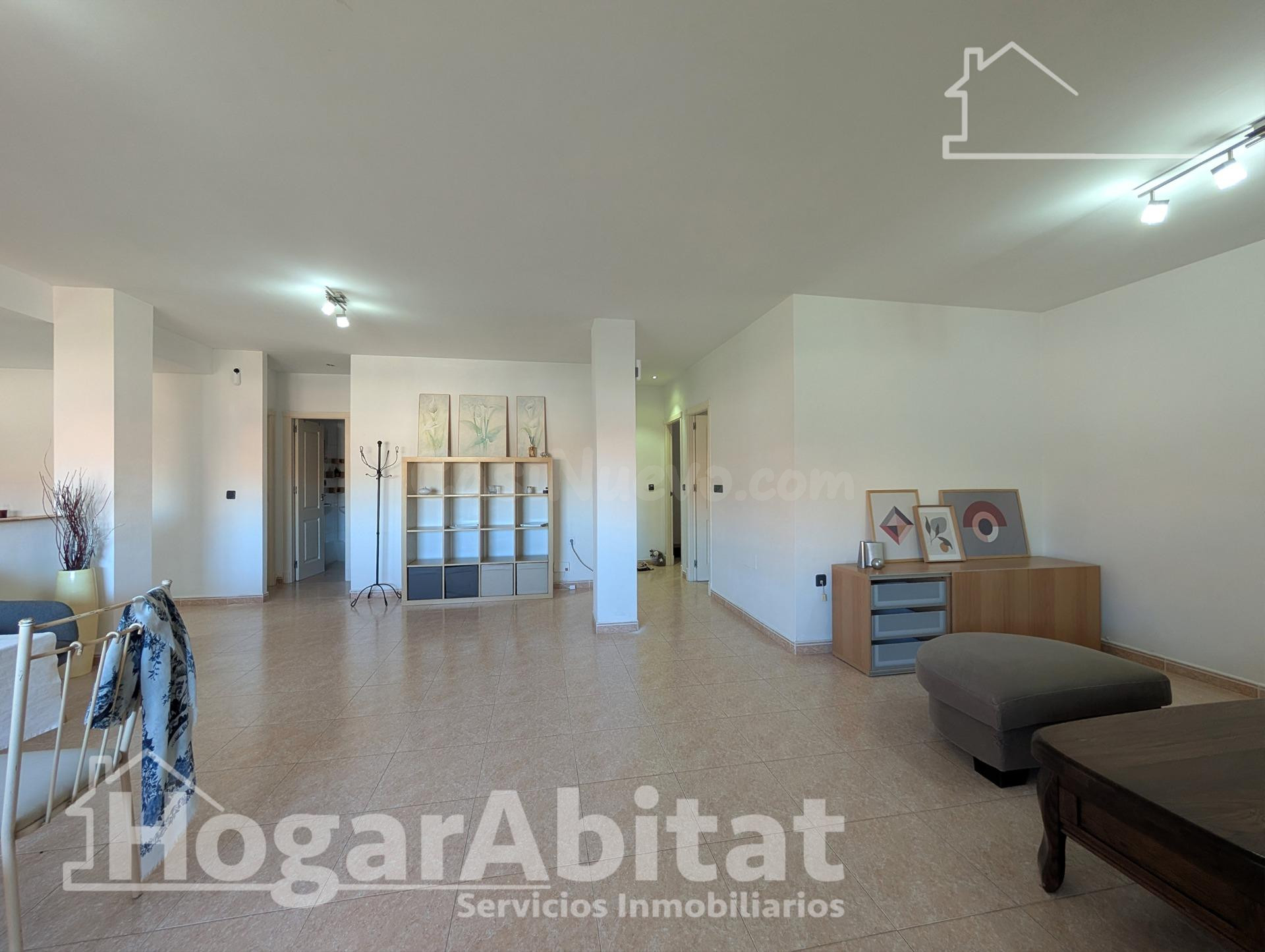 EN RESIDENCIAL, MUY AMPLIO CON TERRAZA, PISCINA COMUNITARIA  - foto 5