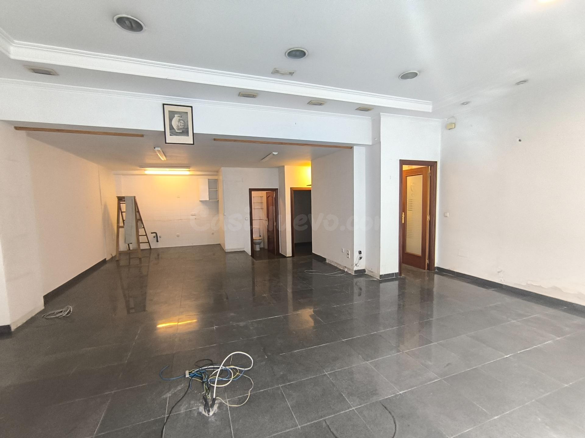 LOCAL COMERCIAL EN SANTIAGO - foto 2