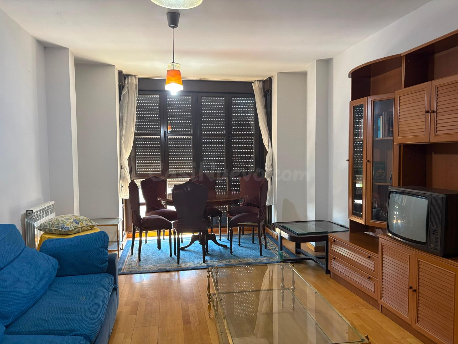 SE VENDE DÚPLEX DE 128 M2, 4 HAB., SALÓN, COCINA, 2 BAÑOS, D