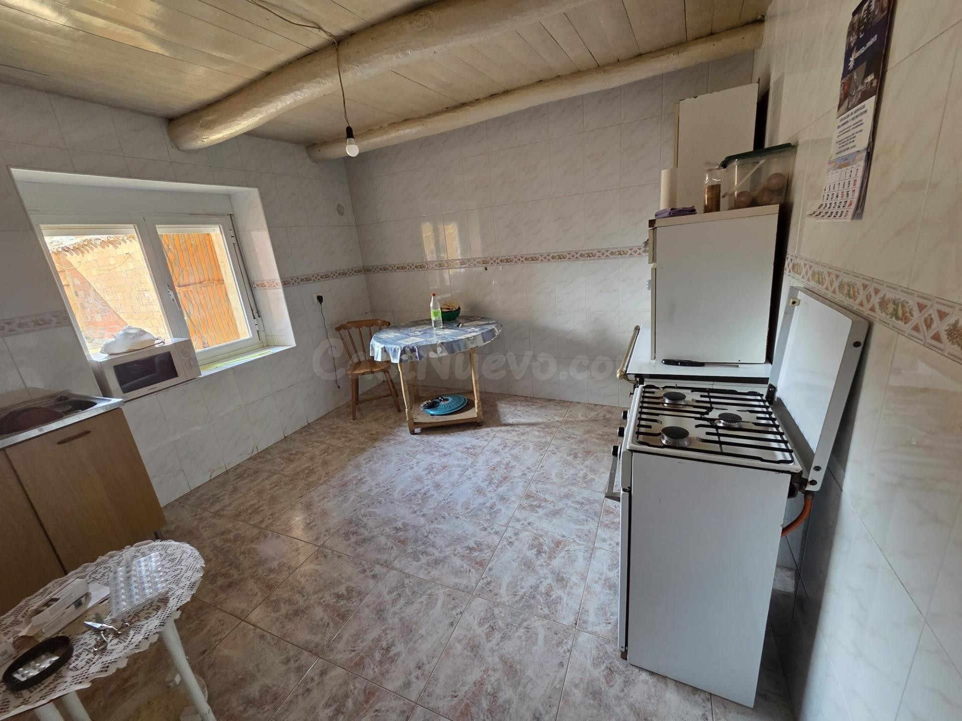 SE VENDE CASA DE PUEBLO EN VILLABRAZ (LEÓN), NECESITA REFORM - foto 3