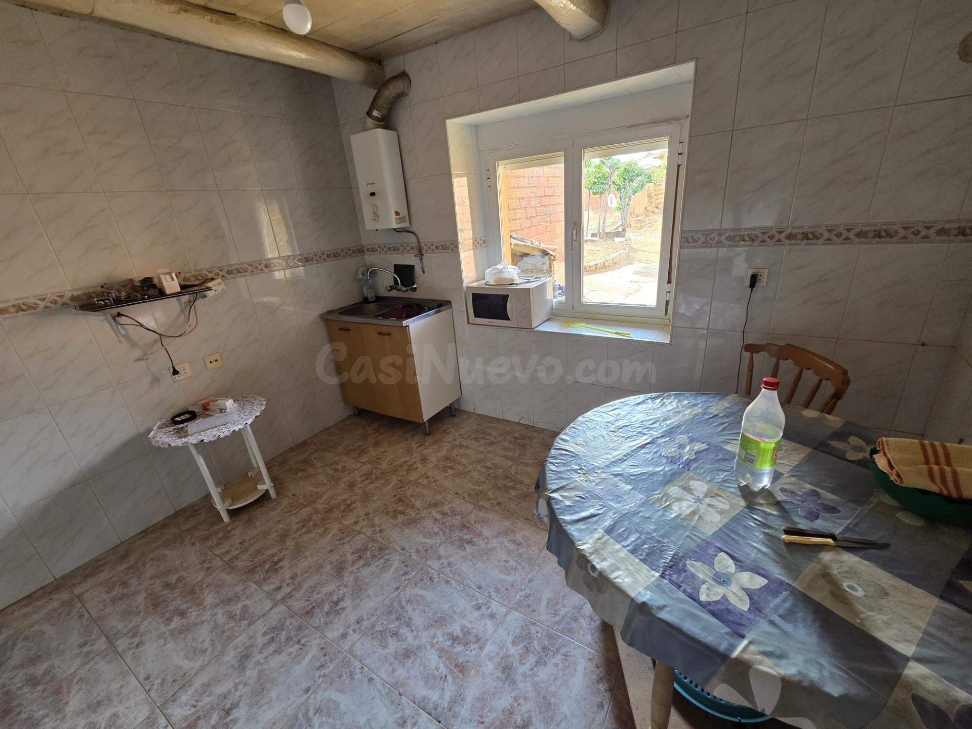 SE VENDE CASA DE PUEBLO EN VILLABRAZ (LEÓN), NECESITA REFORM - foto 4