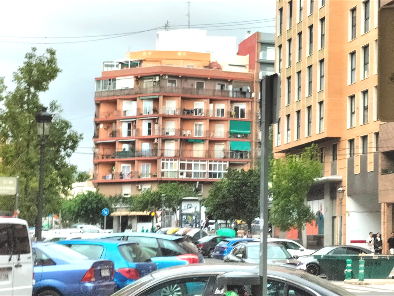 MAGNÍFICO LOCAL DE 375 M2 EN PATRAIX JUNTO A TRÁFICO