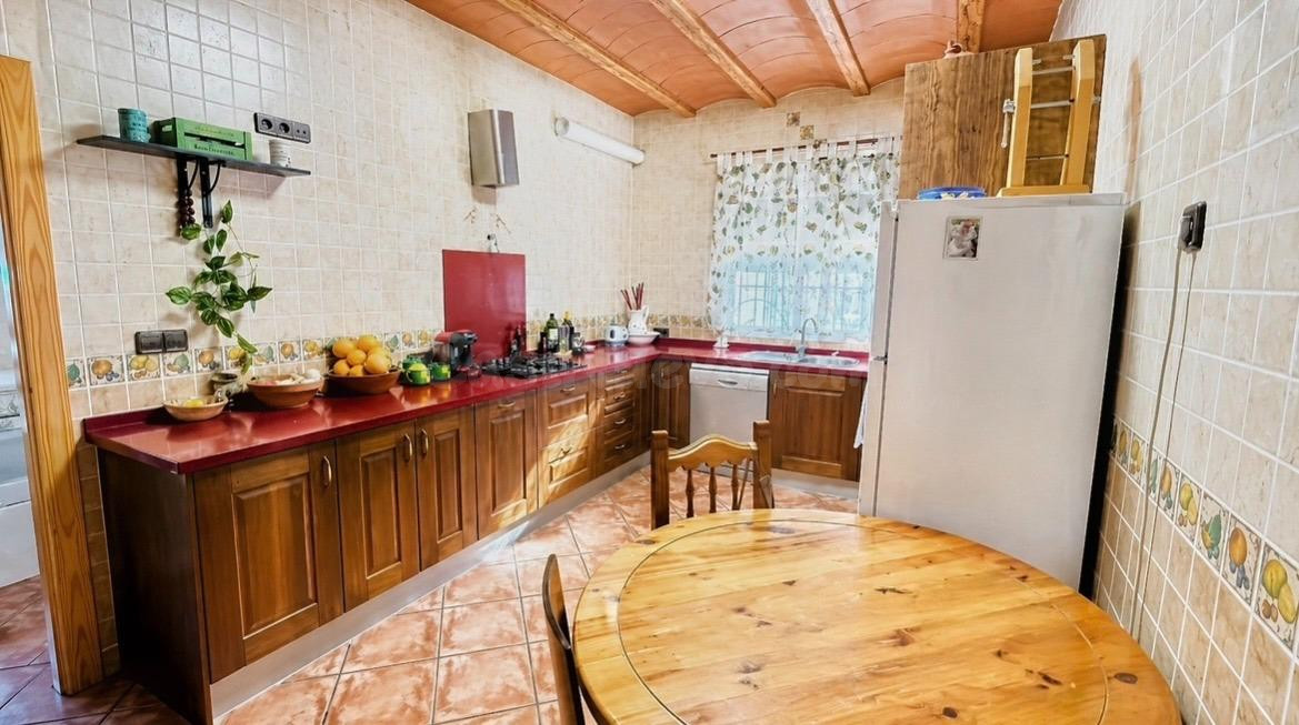 Chalet independiente con casa de invitados y parcela privada - foto 4