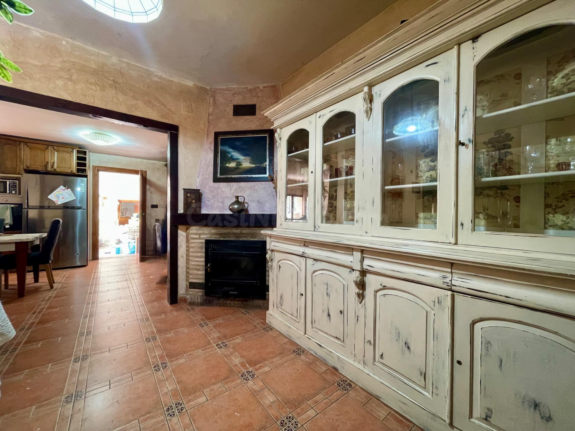 CASA REFORMADA CON PATIO Y TERRAZA - foto 4
