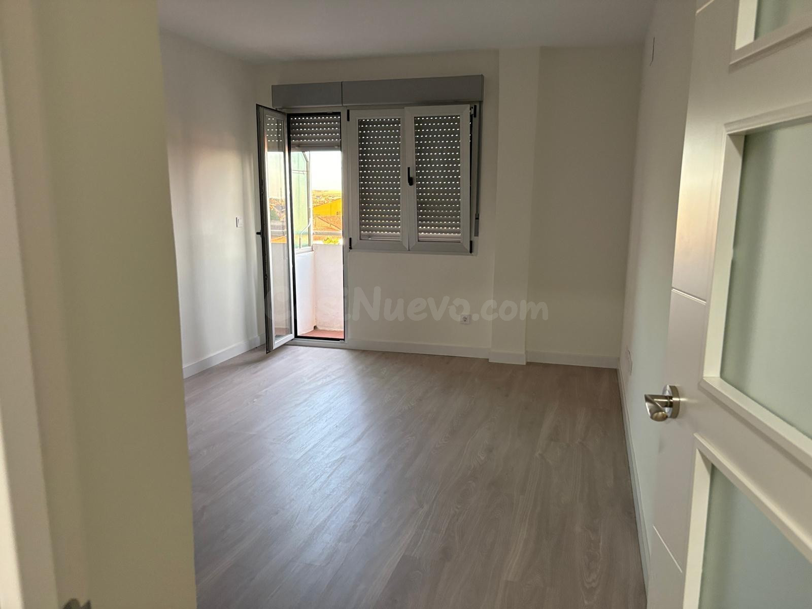 SE VENDE APARTAMENTO EN VALENCIA DE DON JUAN, RECIEN REFORMA - foto 4