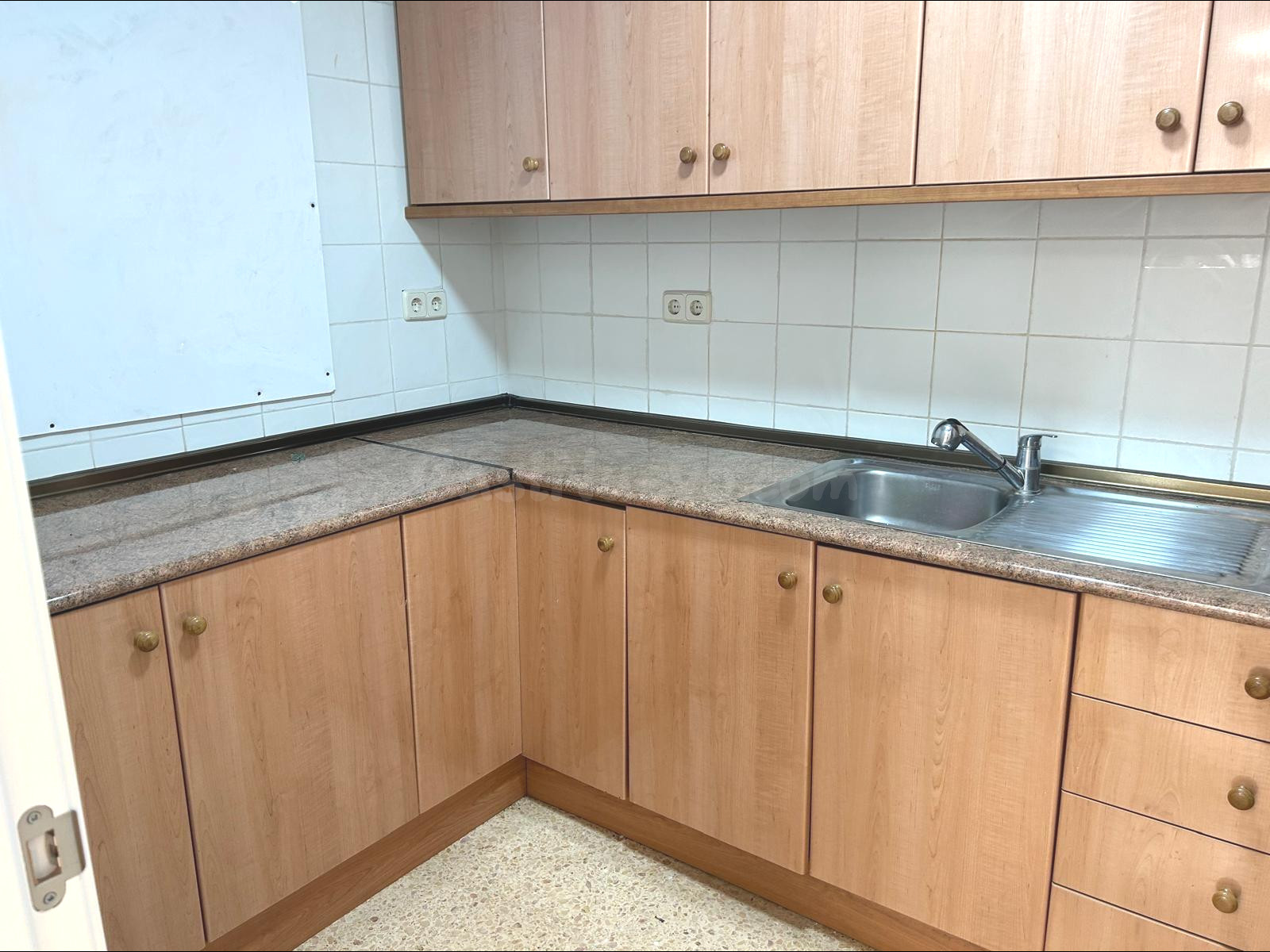 Magnifica oficina compuesta de 3 estancias y dos baños uno a - foto 2