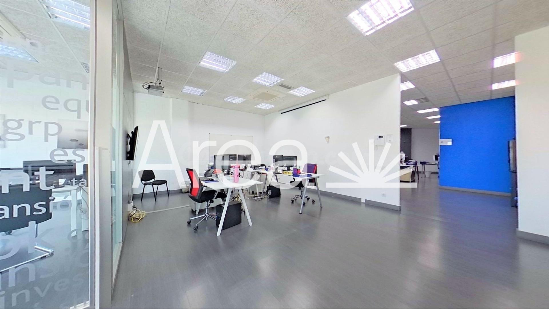 Excelente local comercial/oficinas en el Pla d'en Boet