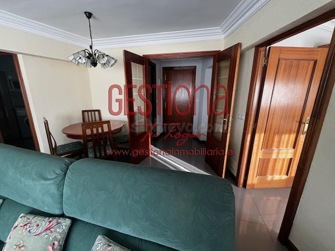 Apartamento en el icónico Edificio La Torre de Laredo - foto 2