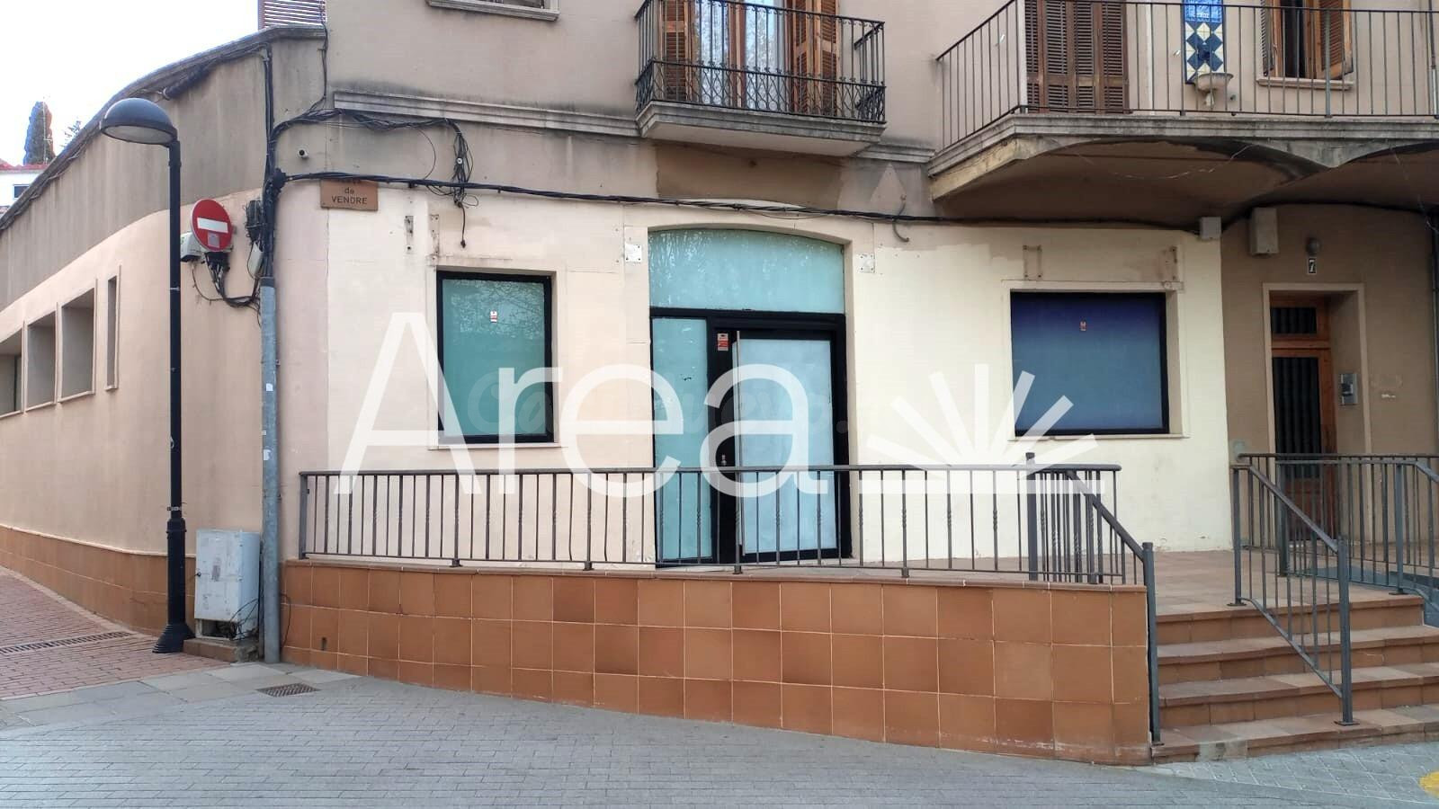 Local con sótano céntrico en Argentona