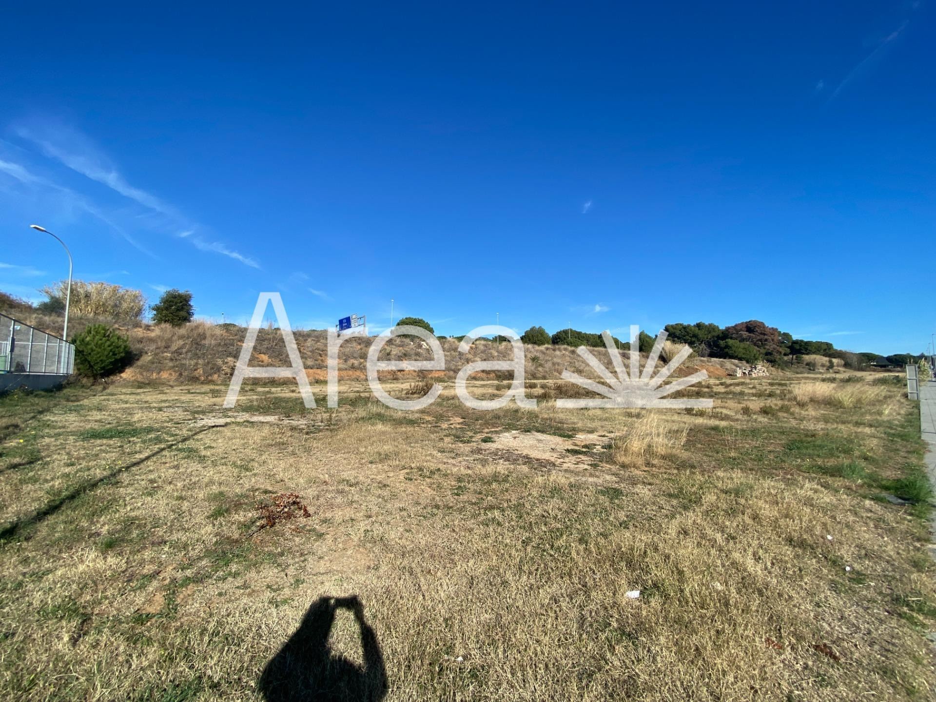 Parcelas industriales de 683 m2 en Llavaneres - foto 4