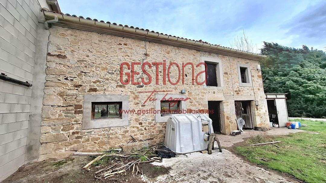 CABAÑA DE PIEDRA CON AMPLIA PARCELA. SANTA MARIA DE CAYON - foto 2