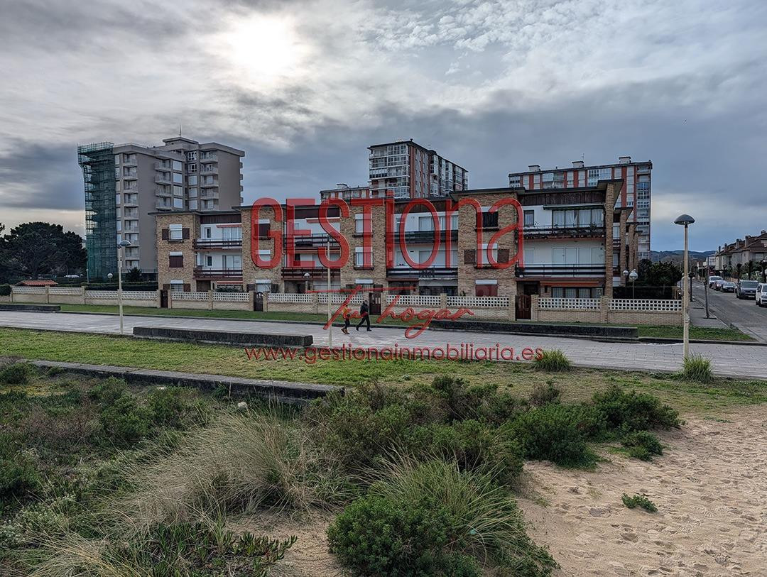 APARTAMENTO EN URBANIZACIÓN PRIVADA EN 1ª LINEA DE PLAYA. LA - foto 2