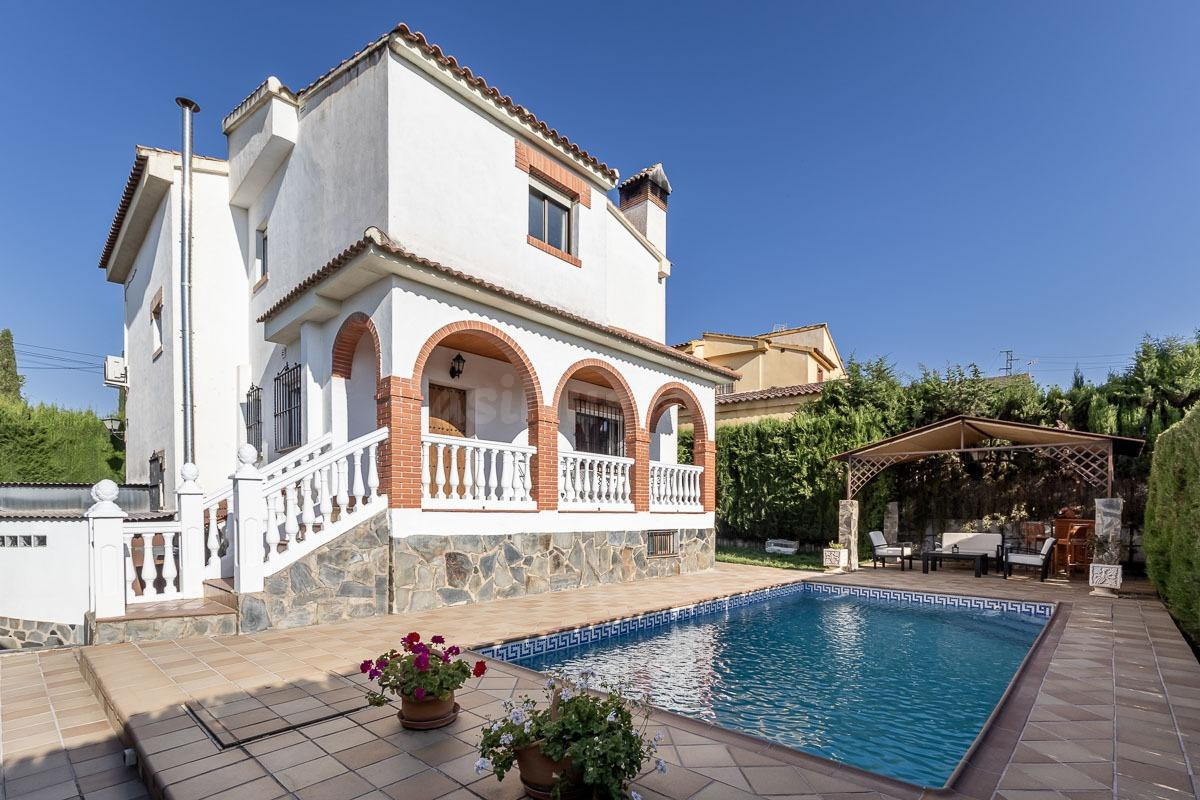 FANTASTICA CASA EN GOJAR