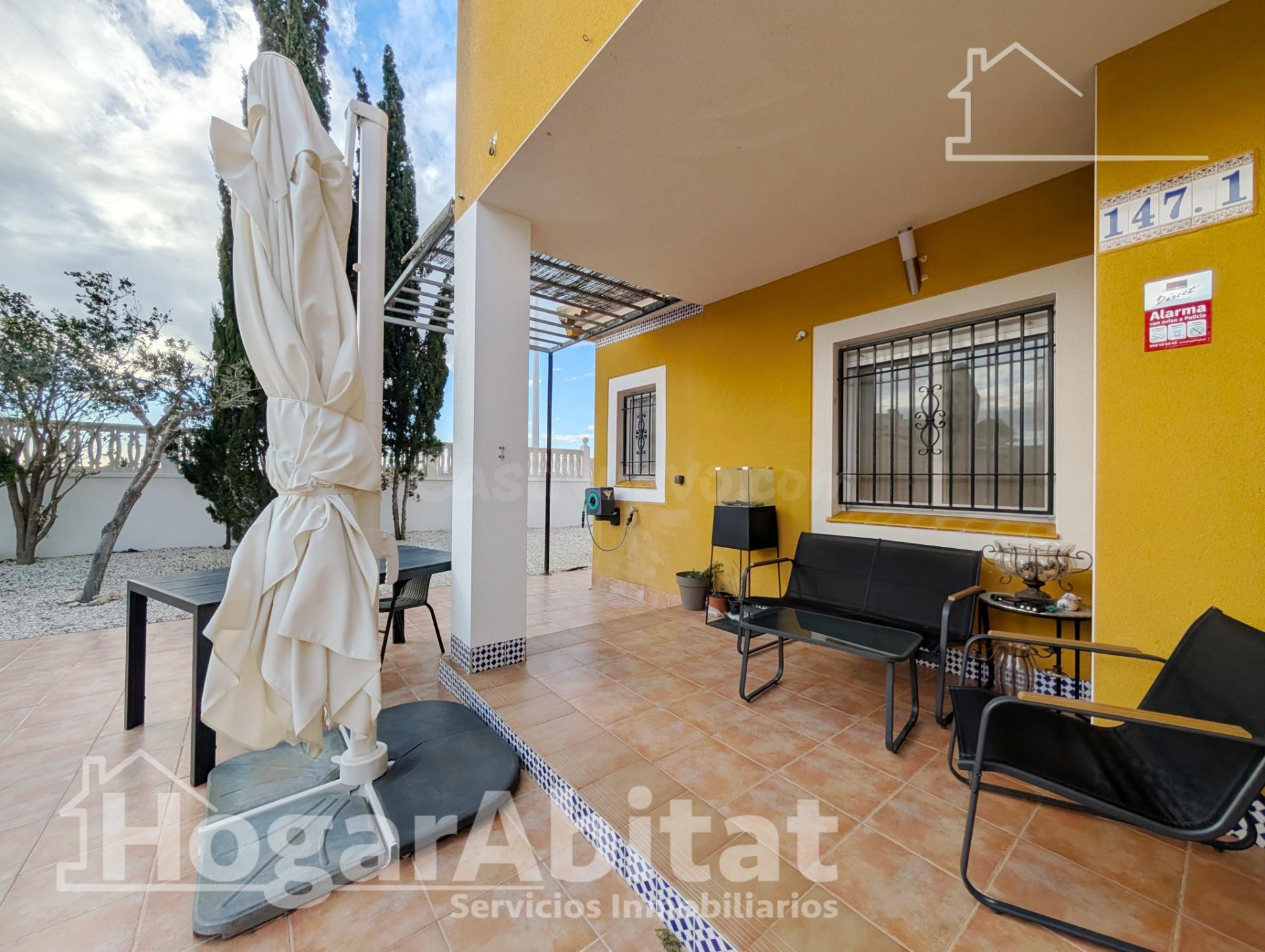 REFORMADO CON TERRAZA, PISCINA Y GARAJE CERCA DE LA PLAYA - foto 5