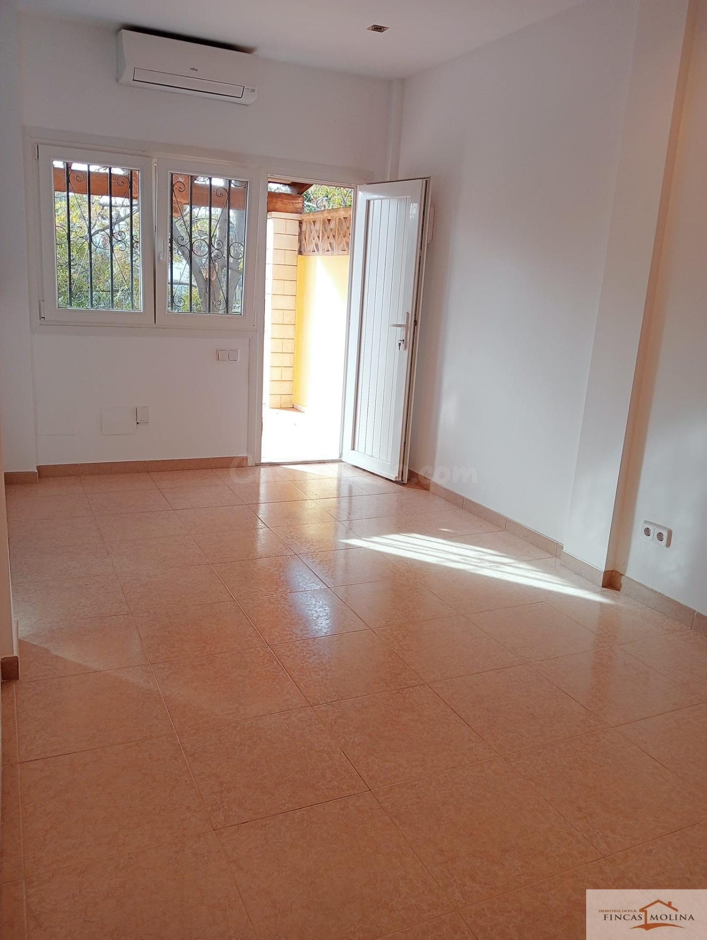 SE ALQUILA PLANTA BAJA EN LA BONANOVA - foto 4