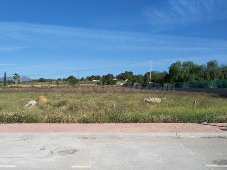 Terreno industrial 5500m² en venta - Calasparra