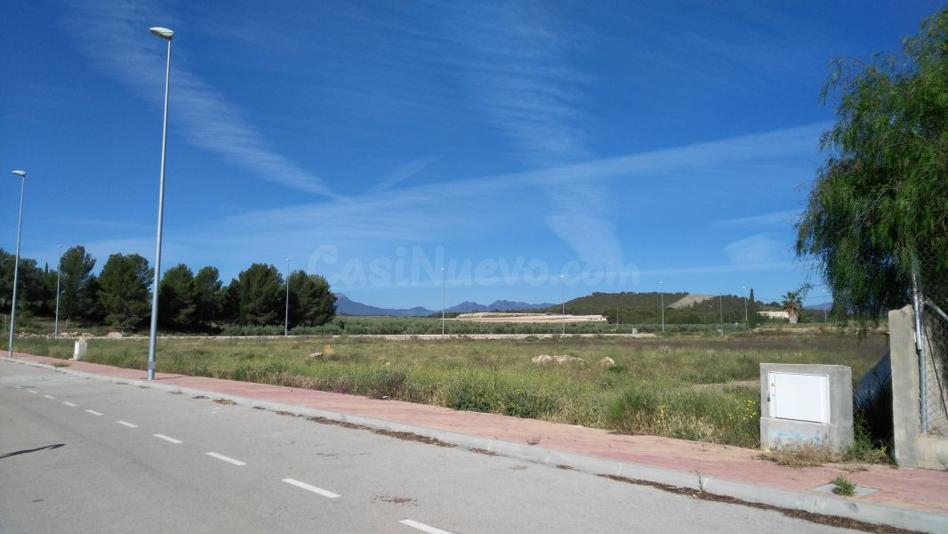 Terreno industrial 5500m² en venta - Calasparra - foto 3