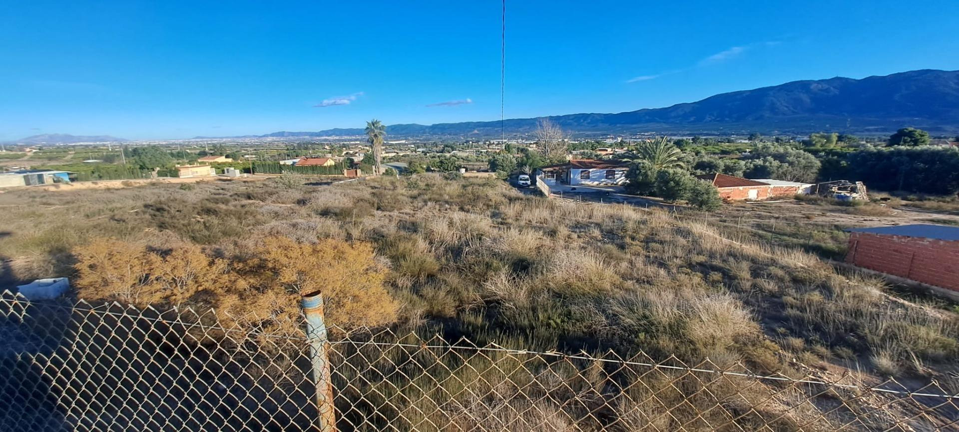 PARCELA DE 15.574M CON CASA DE 3 DORMITORIOS EN LIBRILLA - foto 4