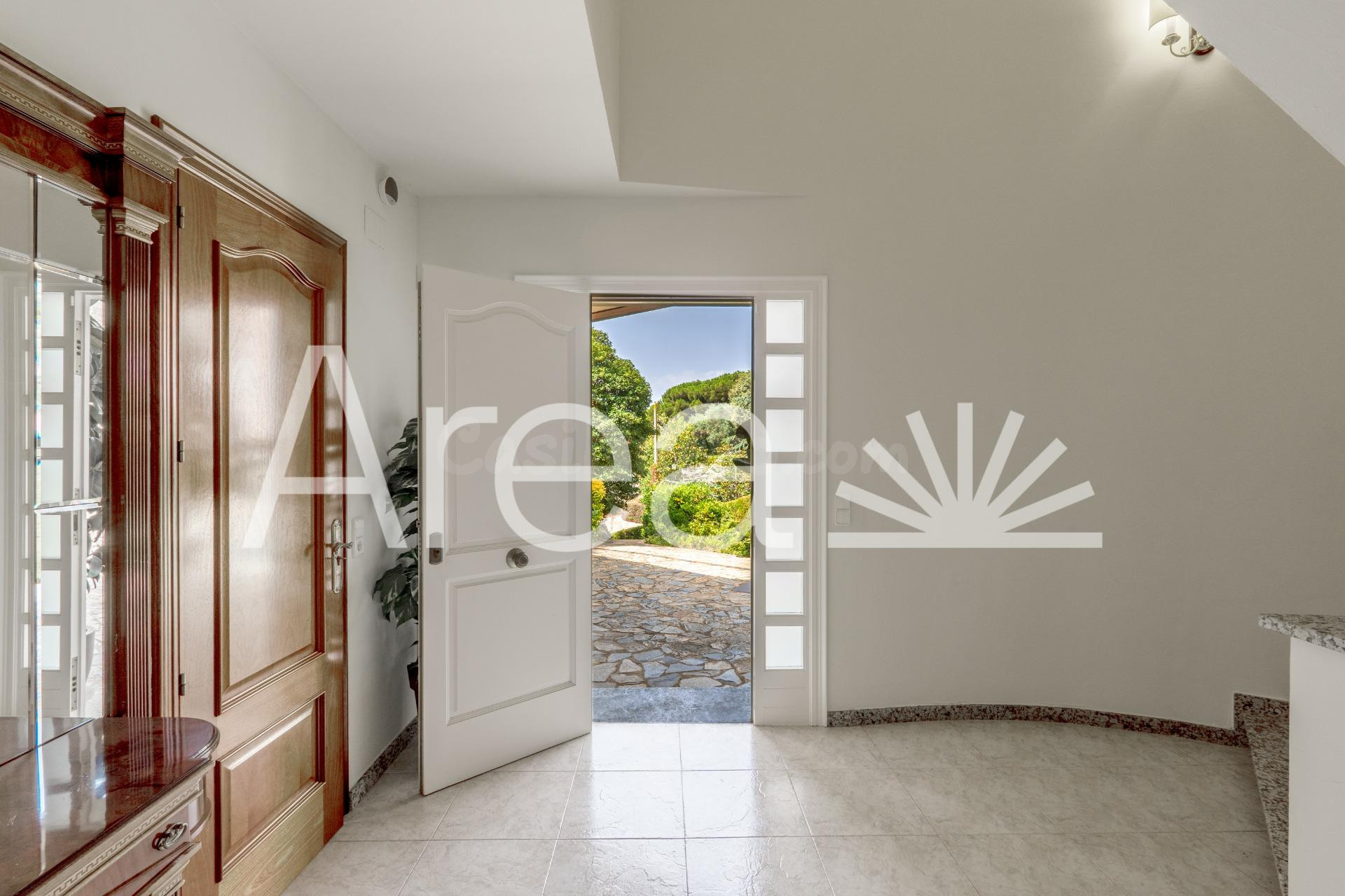 Exclusiva casa en Les Sureres de Mataró – Privacidad, amplit - foto 5