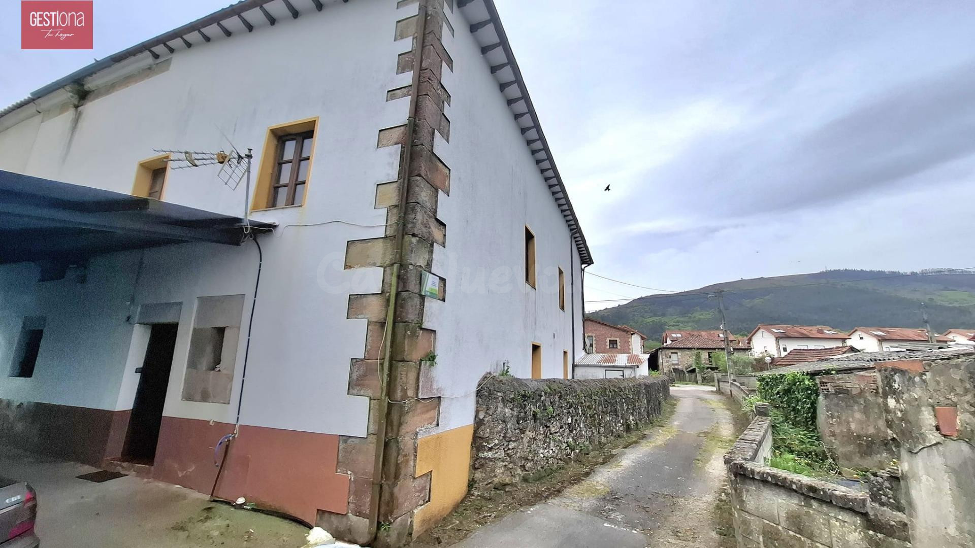 CASA PARAEADA CON JARDIN. ARGOMILLA - foto 5