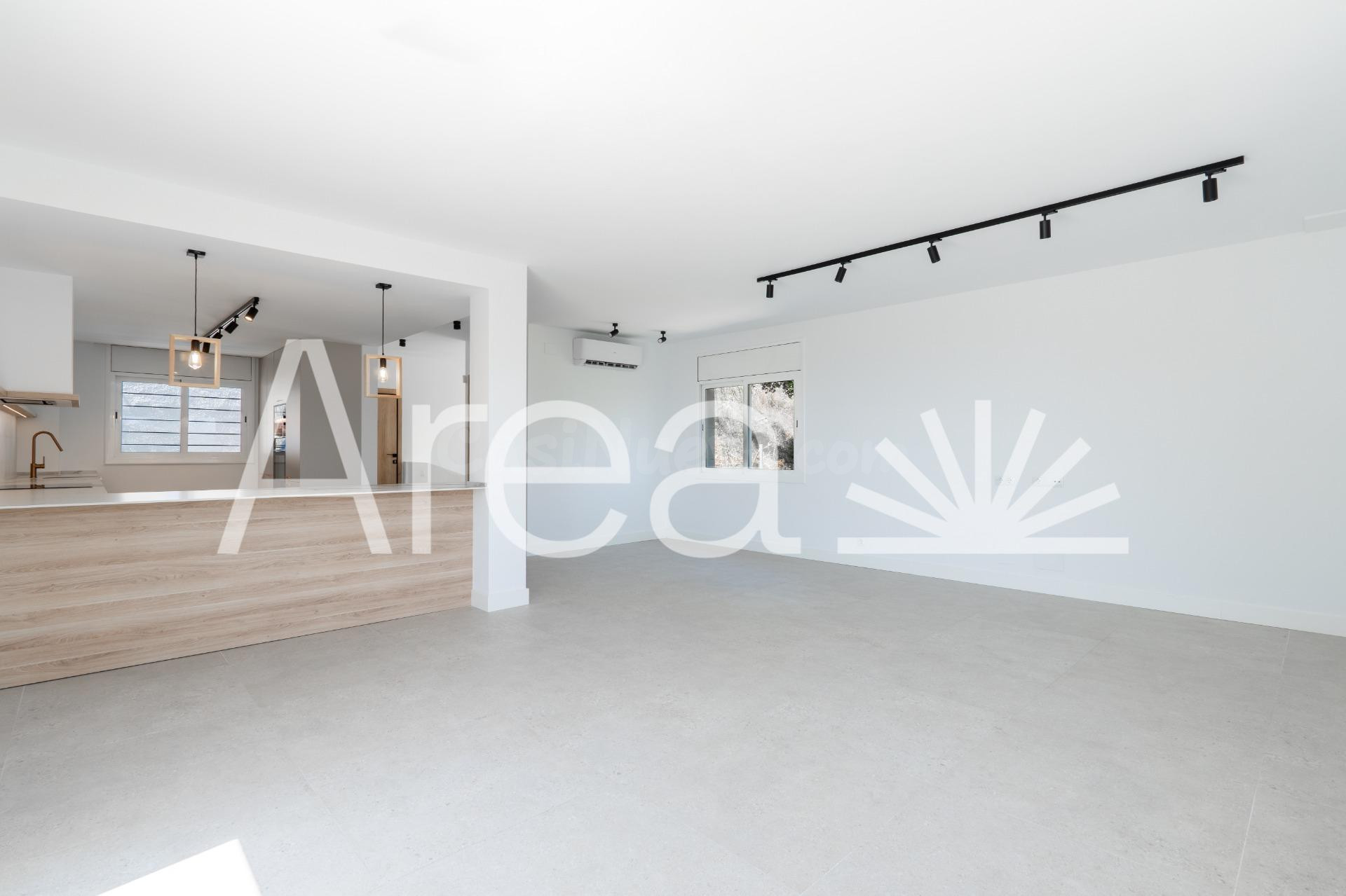 Exclusivo chatet con piscina y vistas al mar en Vistamar - foto 5