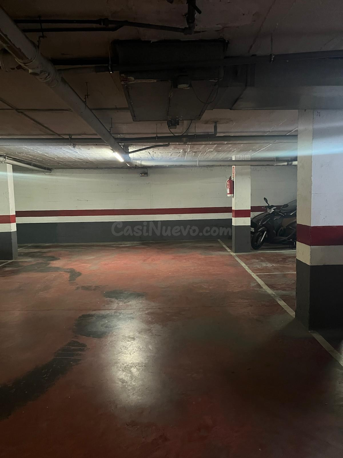 Se VENDE plaza de parking junto con trastero en la zona de C - foto 4