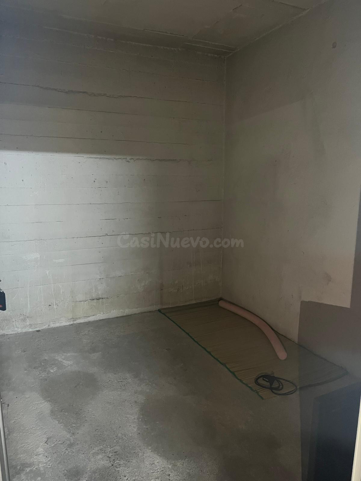 Se VENDE plaza de parking junto con trastero en la zona de C - foto 5