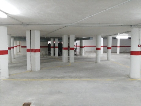 Garaje en venta - Barrio la caverina