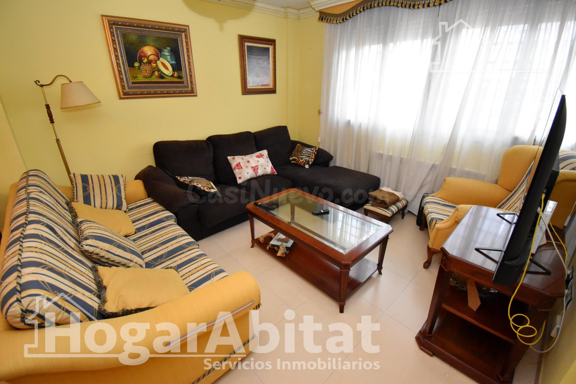 MAGNIFICO ADOSADO SEMINUEVO CON DOS TERRAZAS Y GARAJE - foto 2