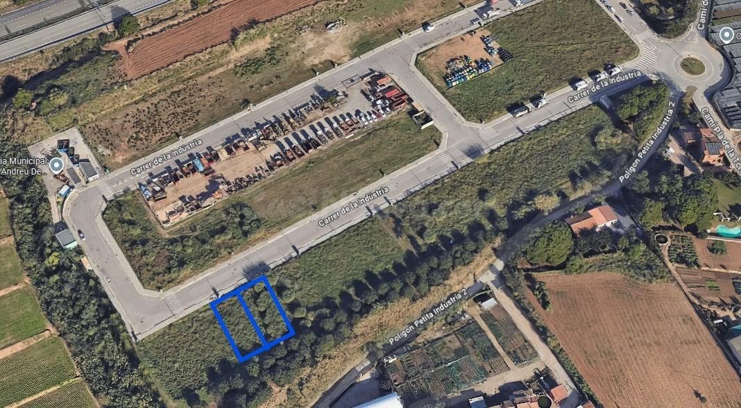Parcelas industriales de 696 m2 en Llavaneres