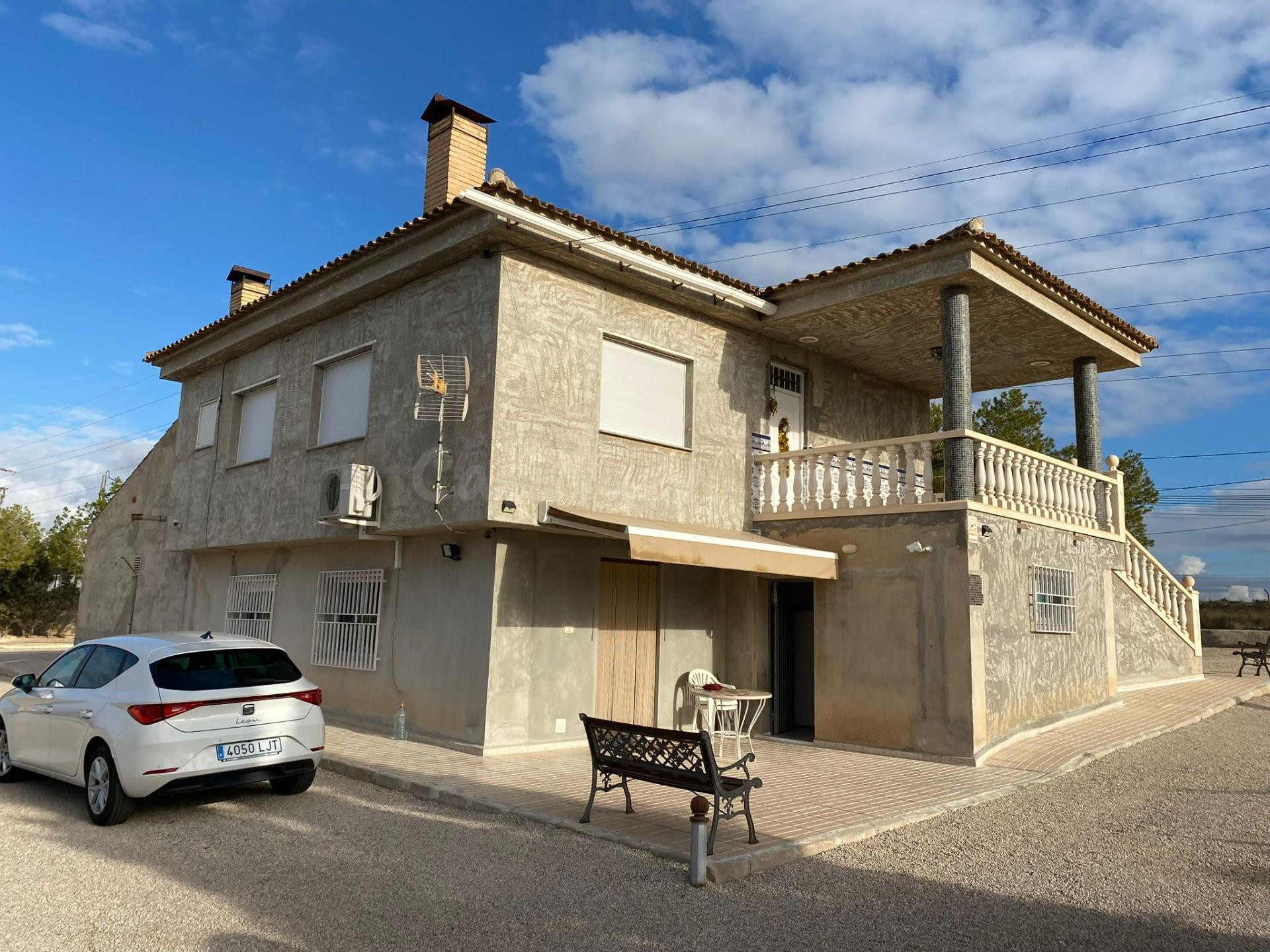 CHALET EN EL PINO EN PARCELA DE 5.000M CON VIVIENDA DE 278M - foto 2