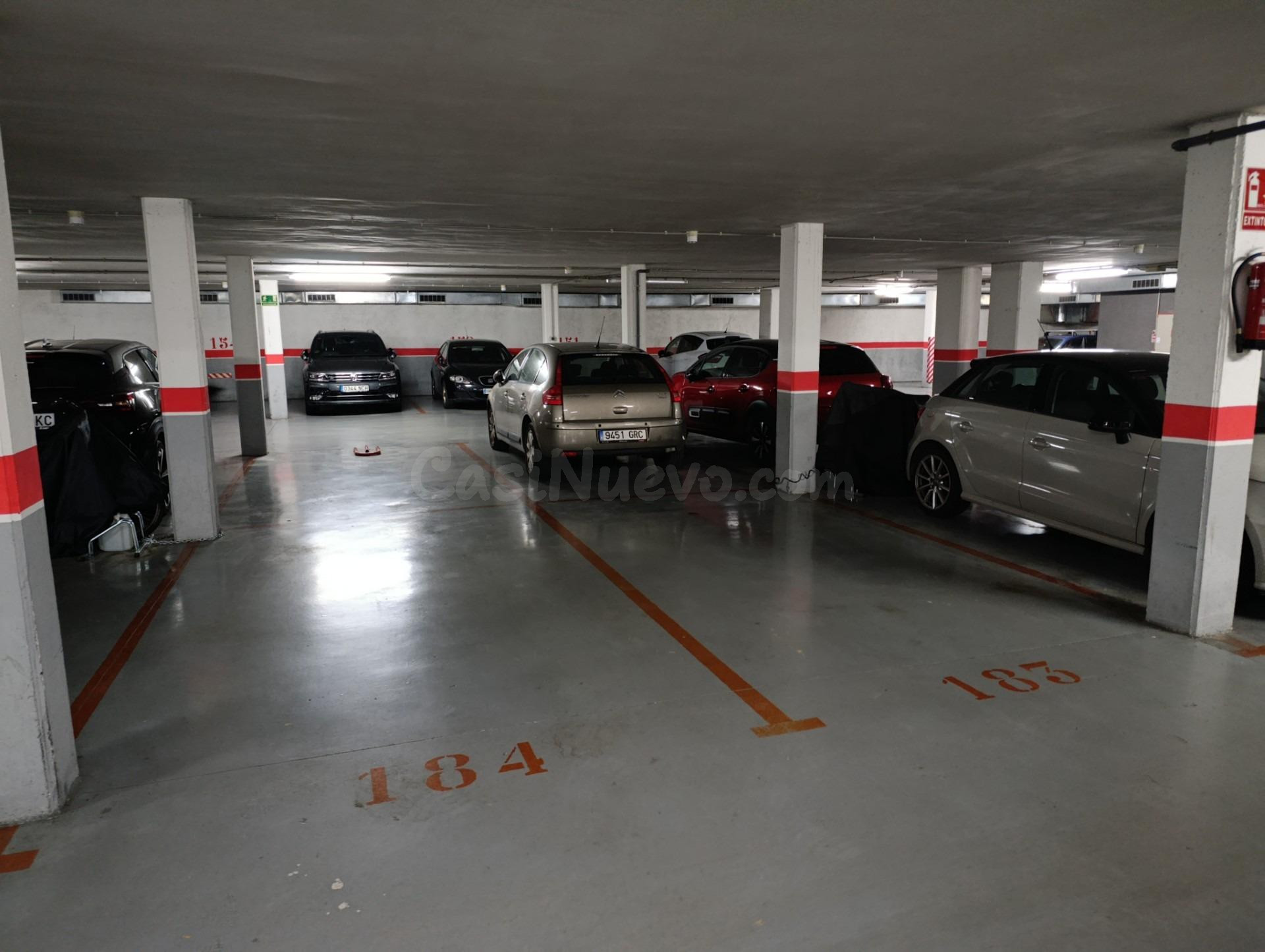 Amplia Plaza de Aparcamiento en Via Europa