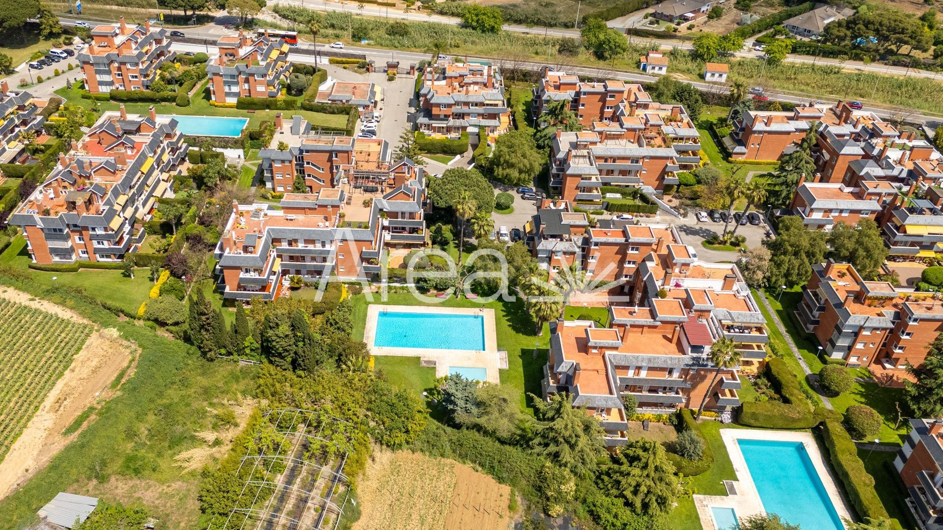 PISO CON TERRAZA- JARDÍN PARTICULAR, 2 PK +T (  PISCINAS/ZON - foto 5