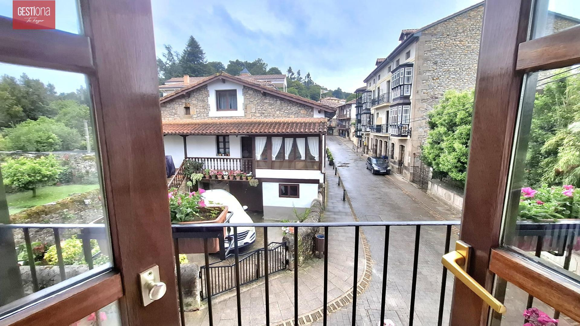 Majestuosa Casa en Lierganes - Un Refugio de Historia y Luz - foto 2
