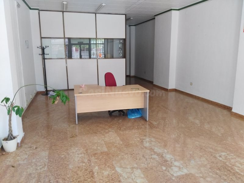 Local comercial 330m² en alquiler - Centro