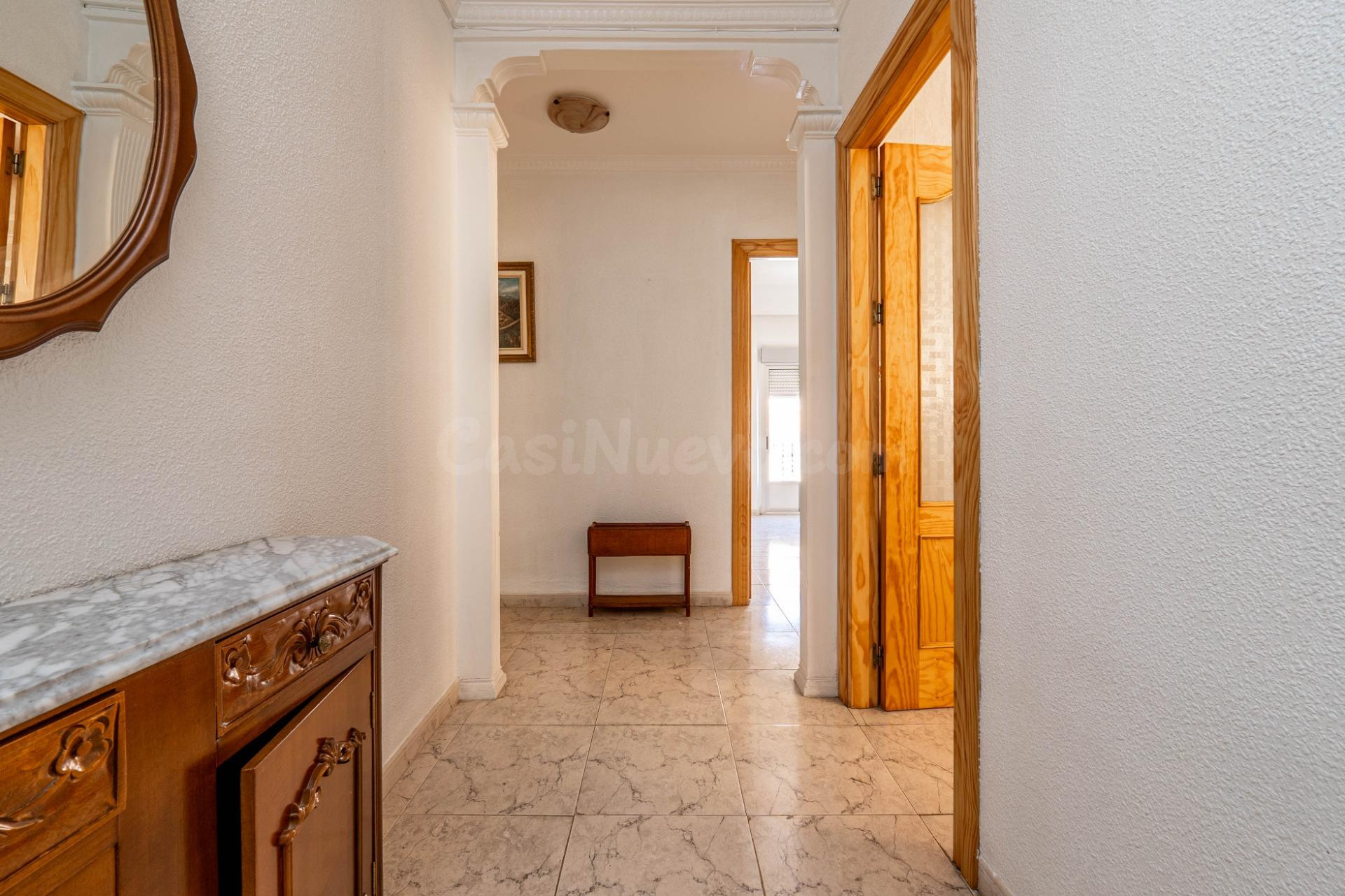 Amplia Casa en Venta en Guadix - Oportunidad de Inversión - foto 3