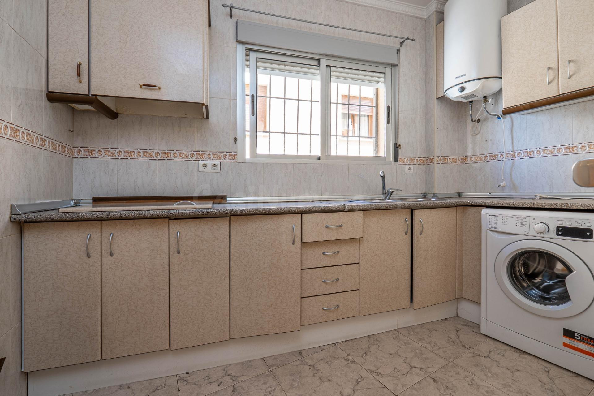 Amplia Casa en Venta en Guadix - Oportunidad de Inversión - foto 4