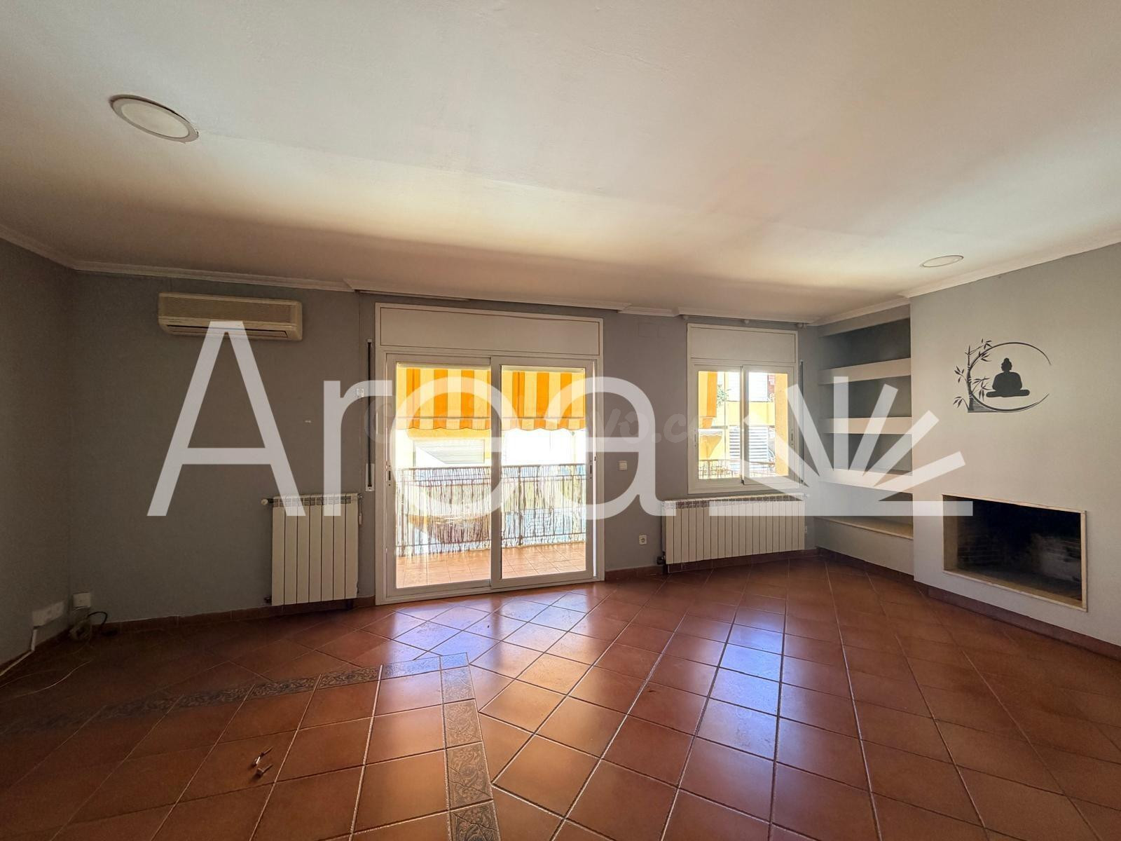 Piso 4 habitaciones 117m² en venta - PINEDA DE MAR - foto 2
