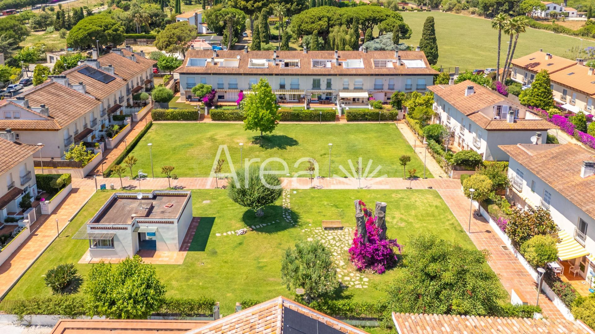 Bonita casa adosada en la mejor zona de Llavaneres Playa - foto 2