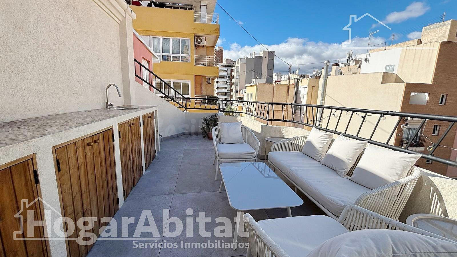 ¡ESPECTACULAR ÁTICO! ALTO Y ESQUINERO CON TERRAZA EN EL CENT - foto 2