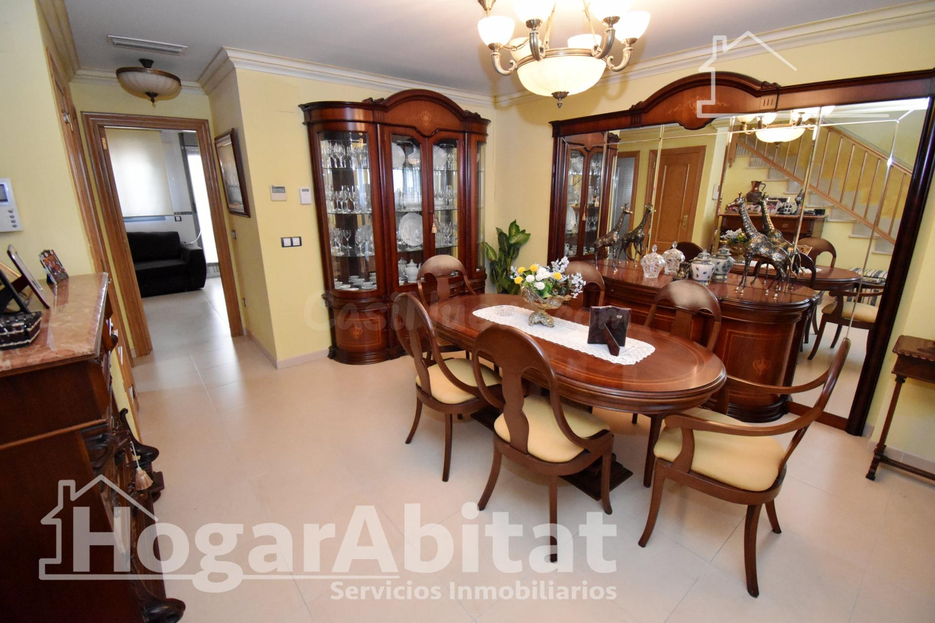 MAGNIFICO ADOSADO SEMINUEVO CON DOS TERRAZAS Y GARAJE - foto 4