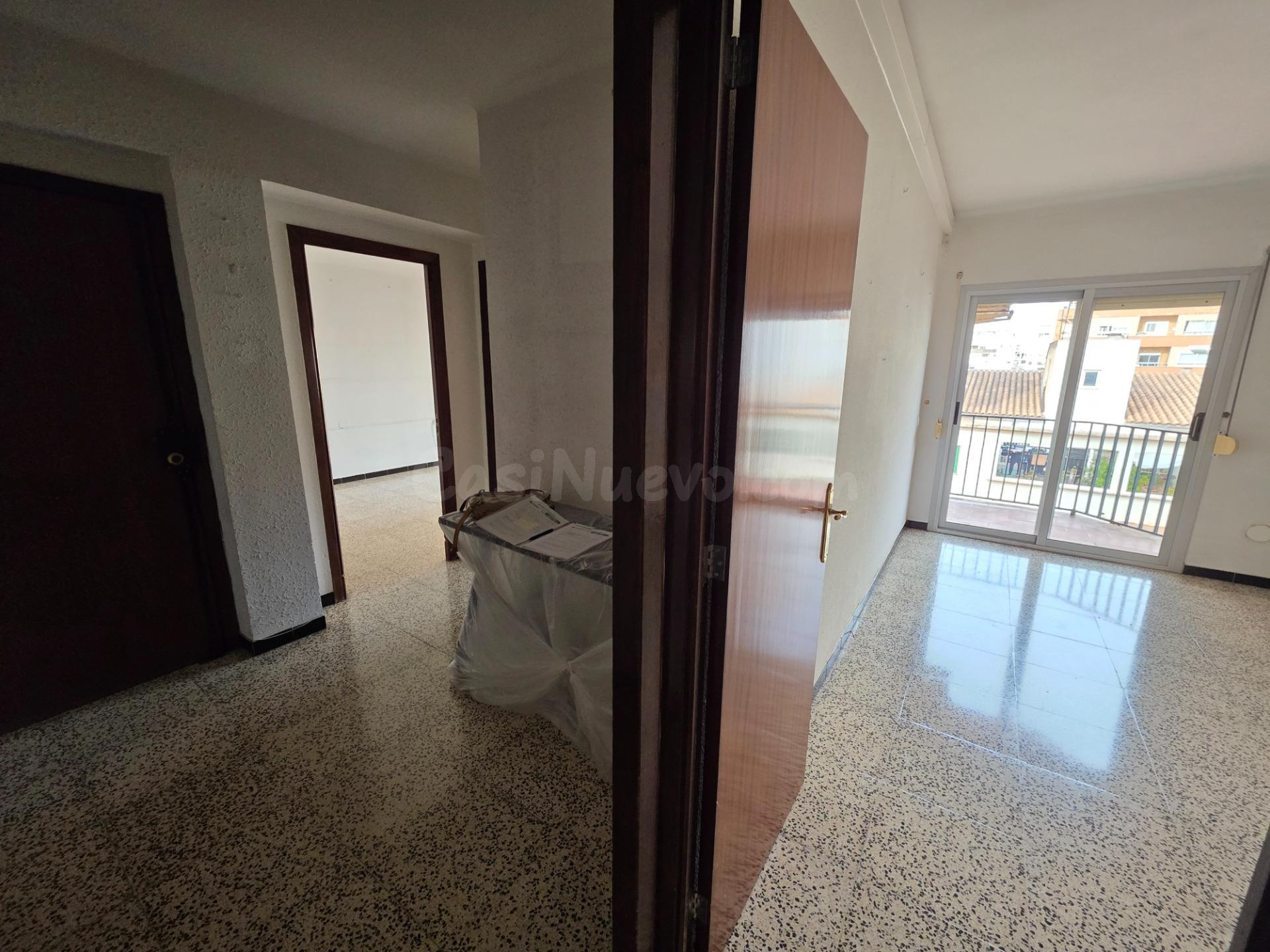 PISO con MUCHAS POSIBILIDADES en PLENO CENTRO a 5 minutos ca - foto 3