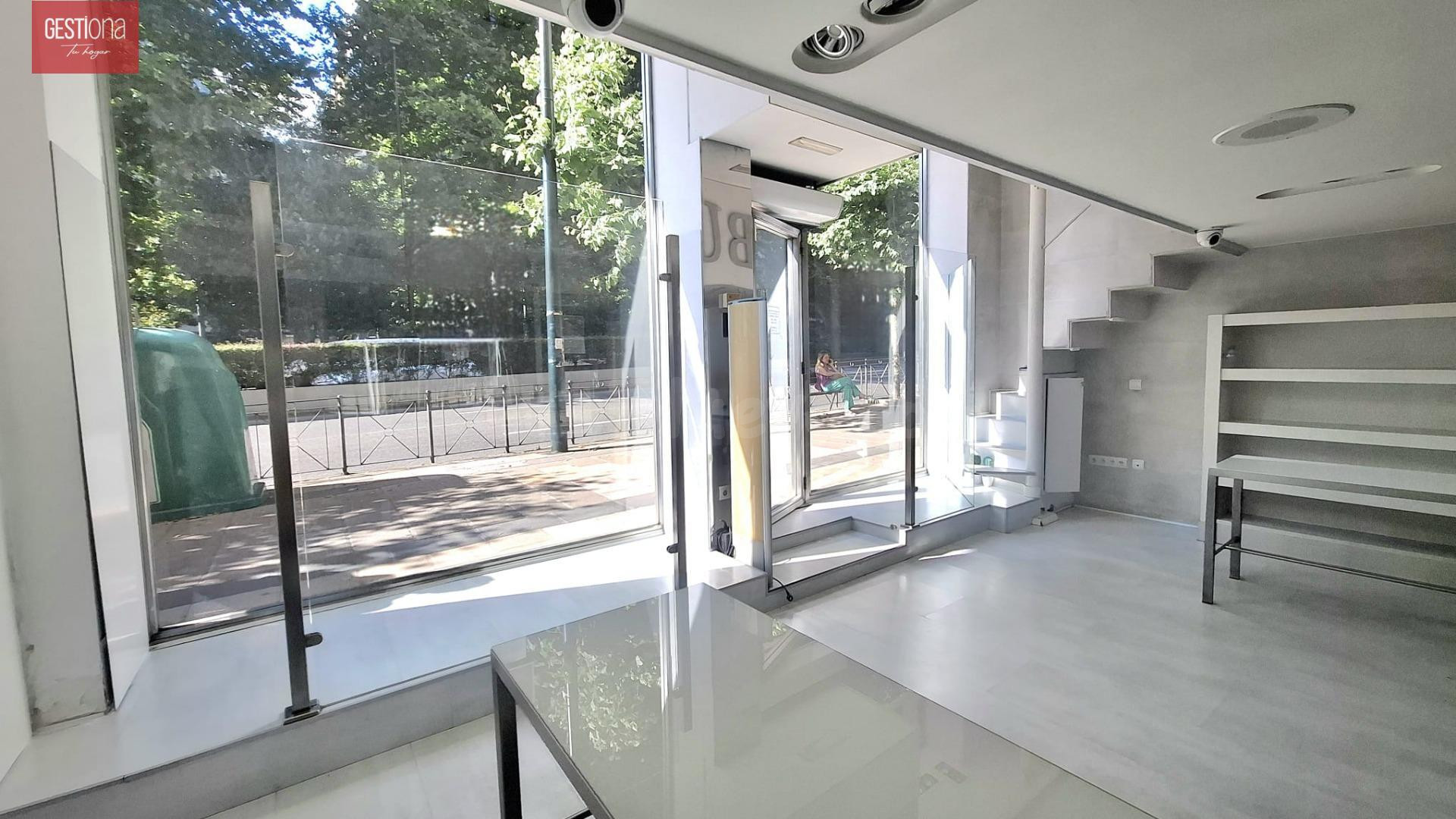 Local Comercial en el Corazón de Santander. San Fernando - foto 2
