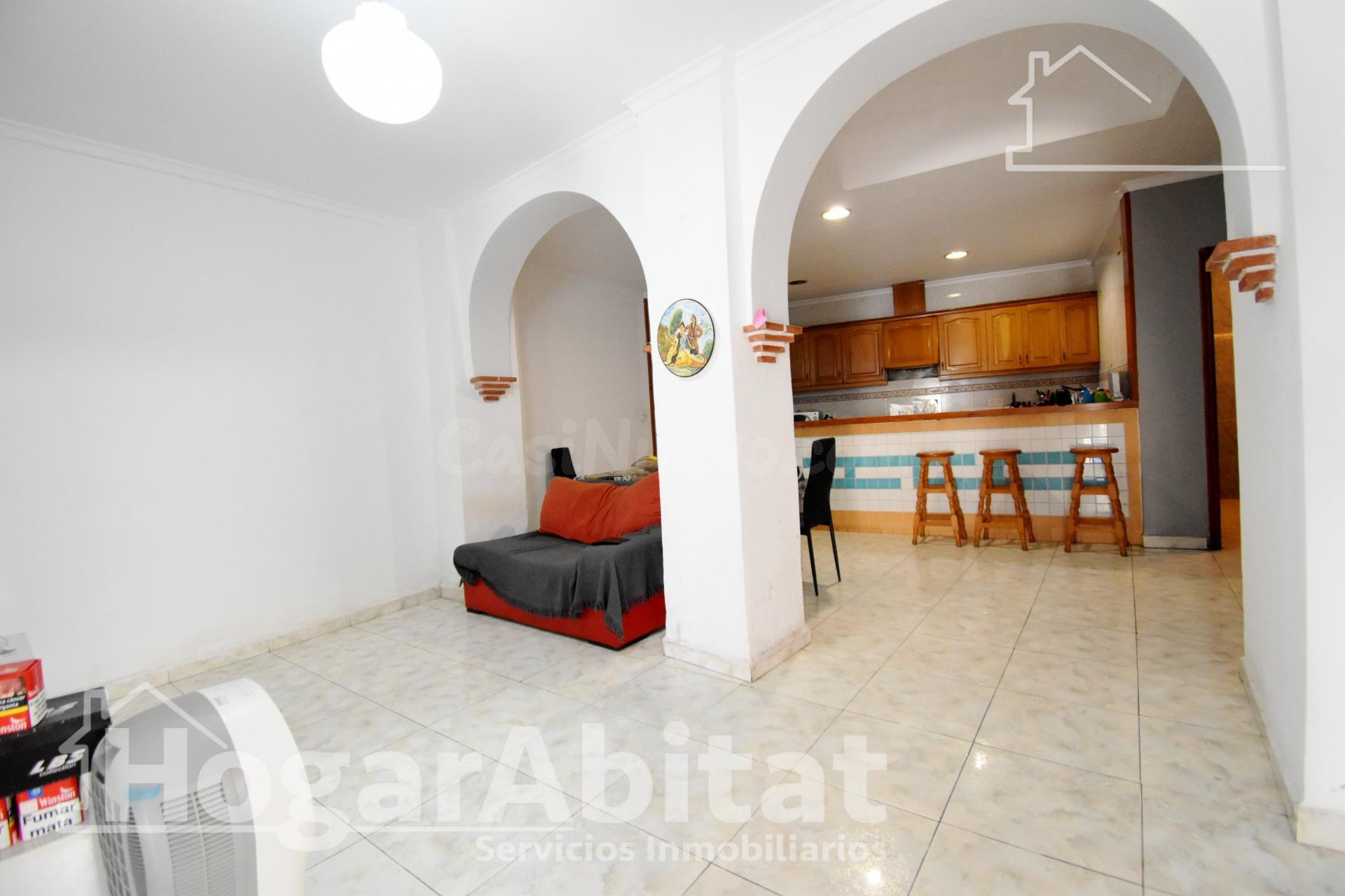 ESPACIOSA CASA CON TERRAZA EN EL HISTÓRICO CASCO ANTIGUO