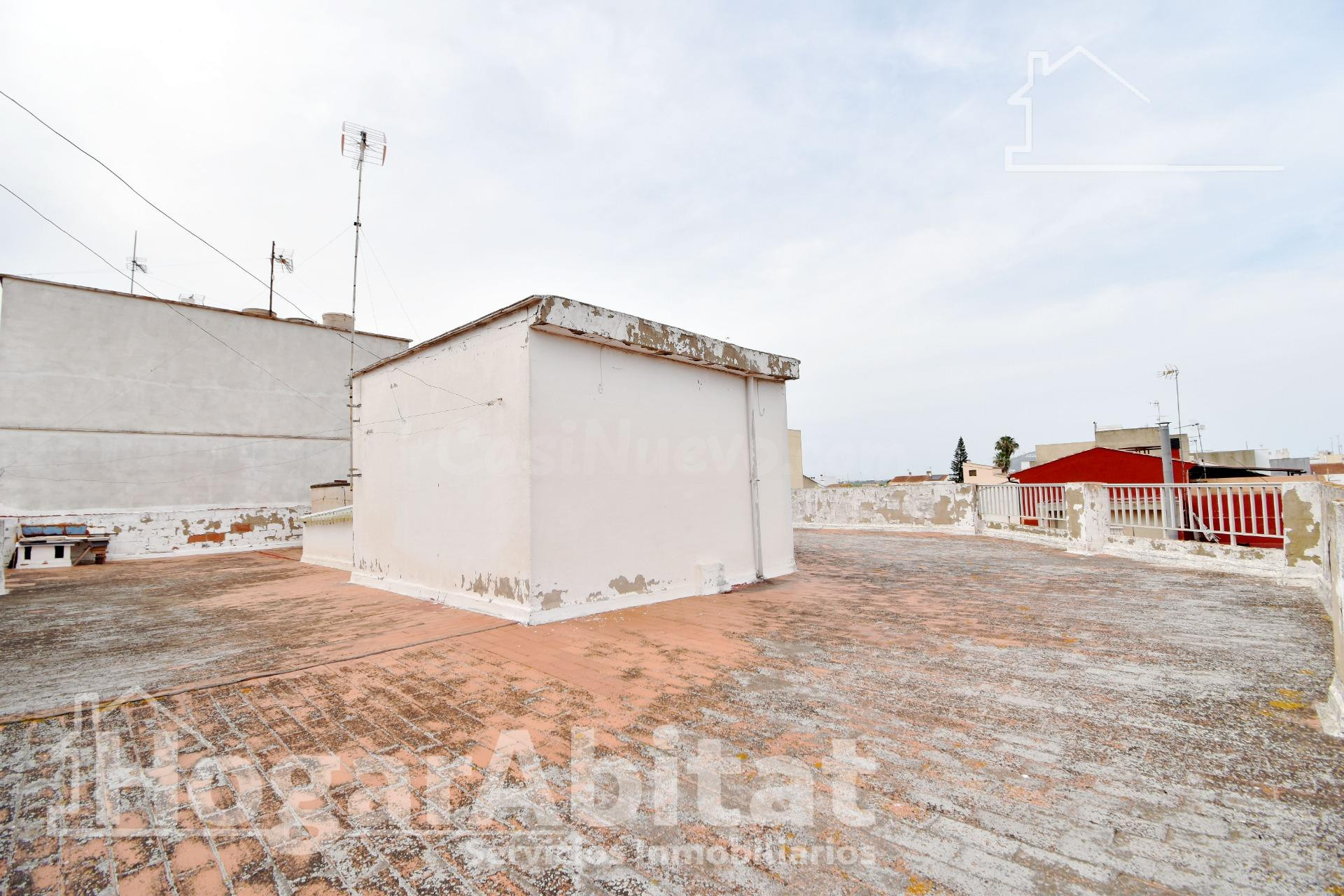 ¡FAVARA CENTRO! GRAN EDIFICIO DE DOS ALTURAS CON LOCAL COMER - foto 4