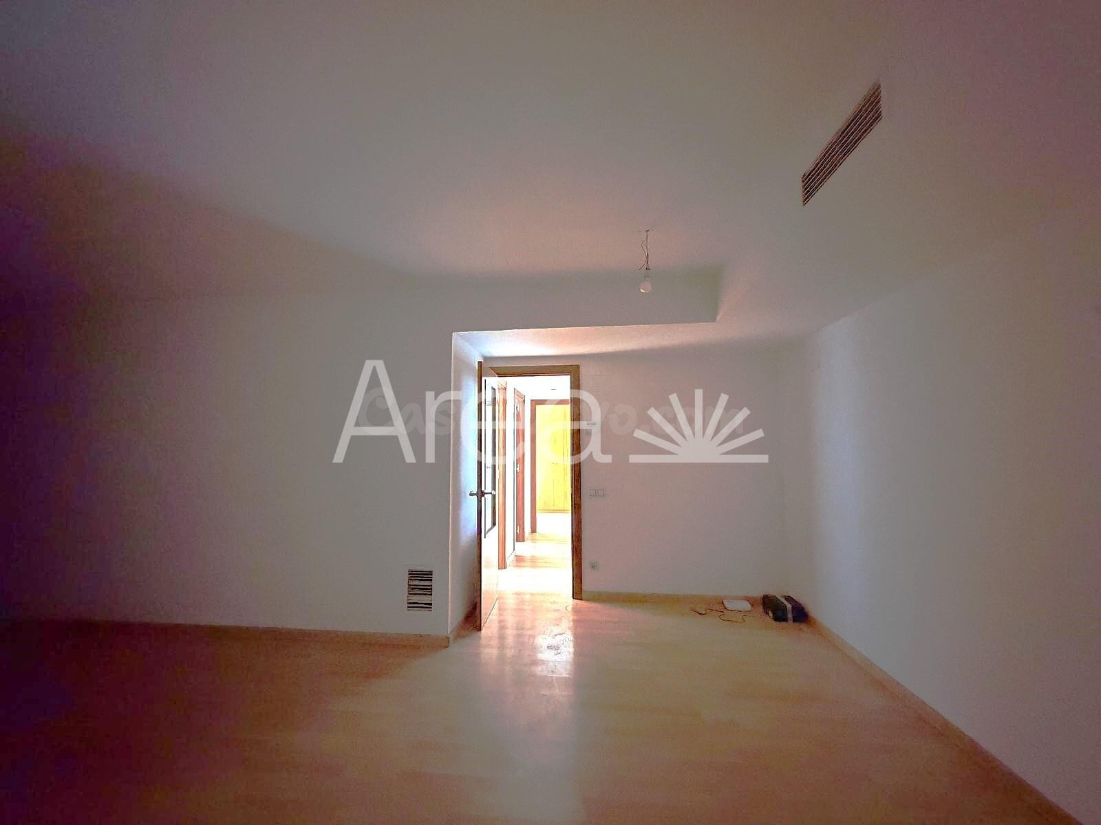Piso con piscina comunitaria en calle Marià Ribas - foto 4